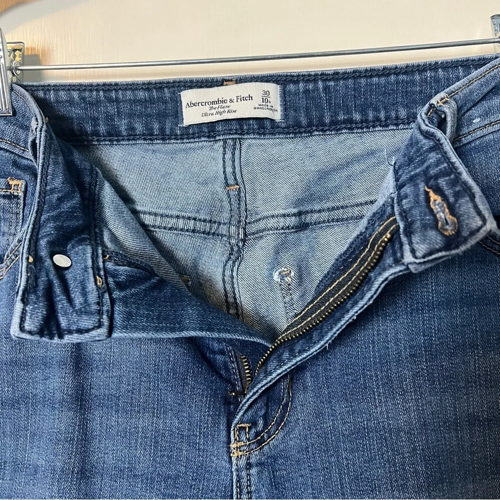 Abercrombie & Fitch – Women’s The‎ Flare Ultra High Rise Jeans Y2K – Sz. 30/10R